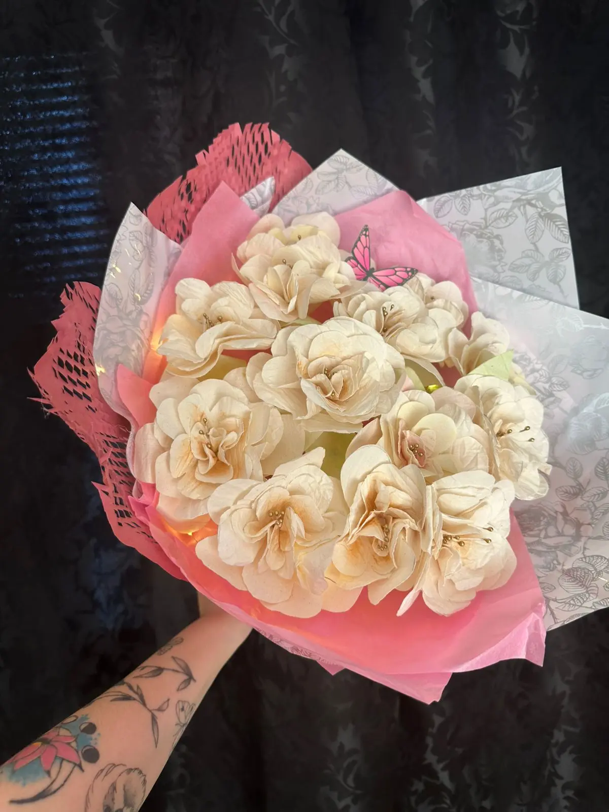 Buque Artesanal de Rosas de Tecido